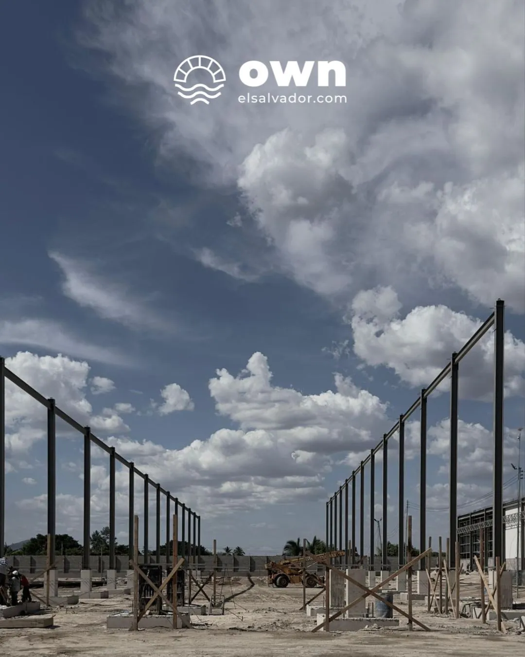 Industrial construction on the CA-8 corridor, San Salvador